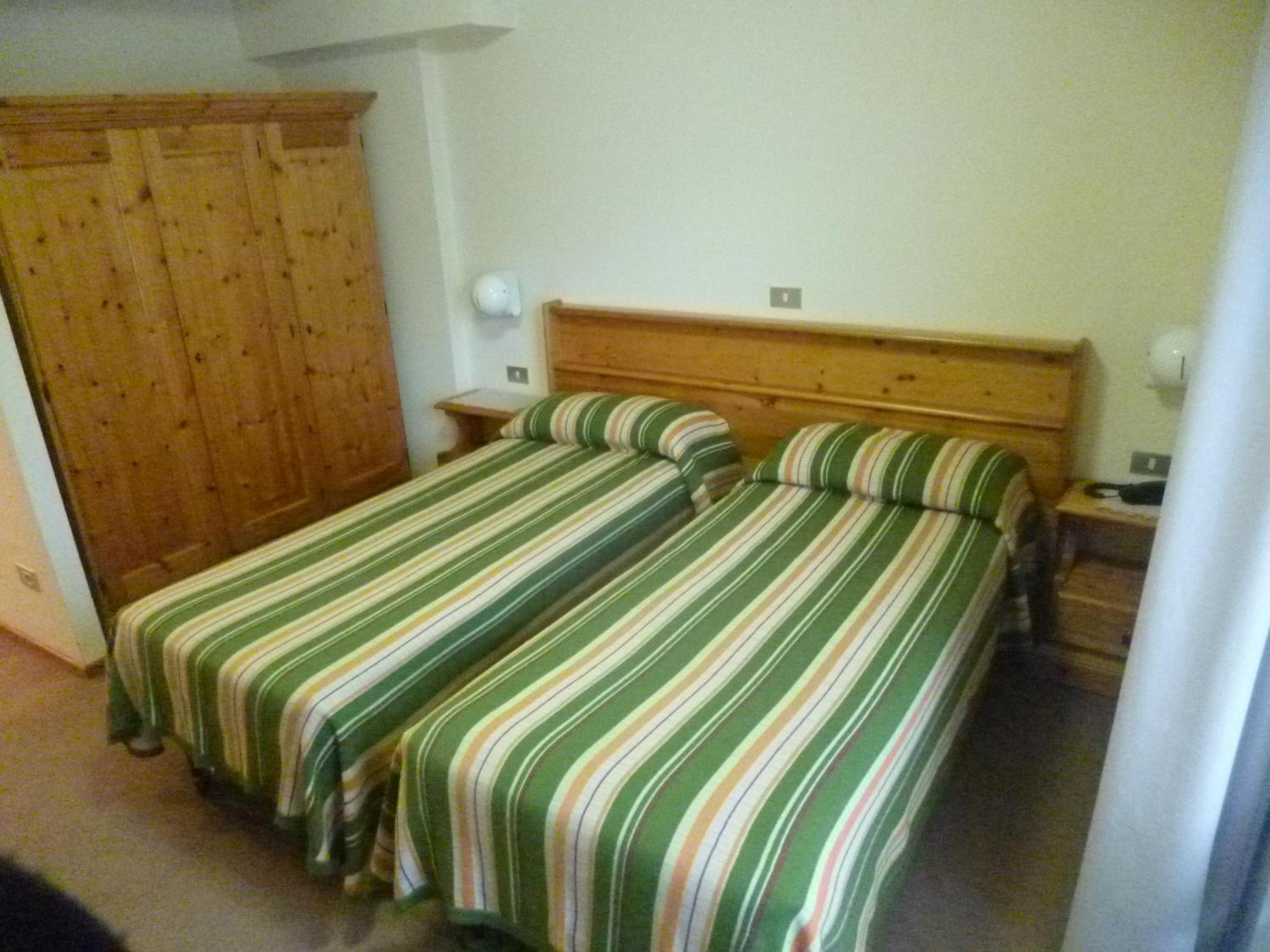 Hotel Valdotain Villeneuve Quarto foto